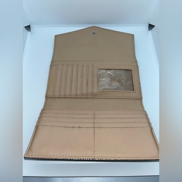 Guess Wallet - Picture 3 of 4